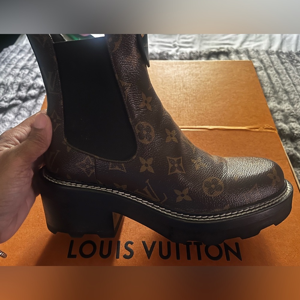 Like new Louis Vuitton booties. Size 8.5
